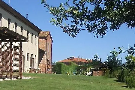 Villa Sleeps 4 Pool Air Con