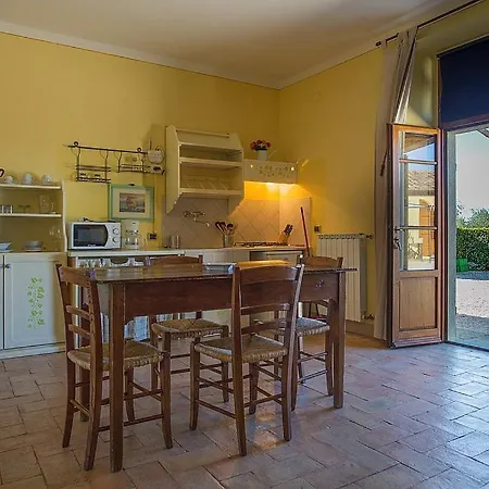 Villa Sleeps 4 Pool Air Con