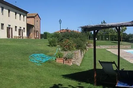 Sleeps 4 Pool Air Con Villa