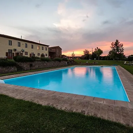 Sleeps 4 Pool Air Con